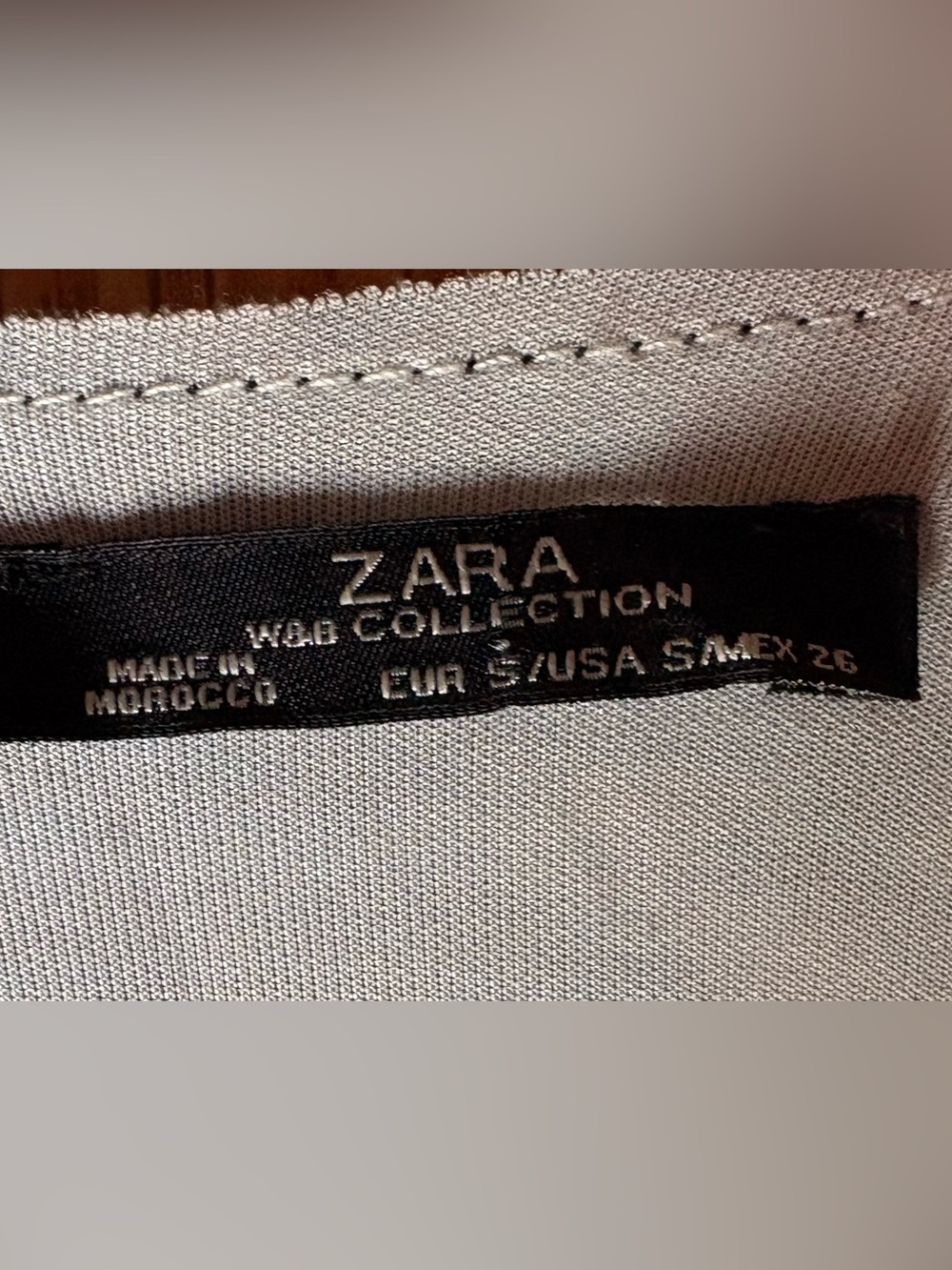 Zara Blue V Neck Bodycon White, Black & Blue Printed Midi Sheath Dress Small - Picture 2 of 9